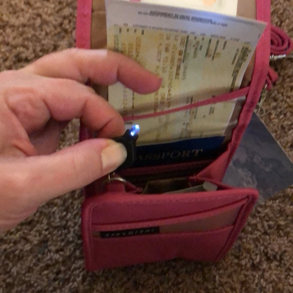 Travelon hot pink crossbody / belt purse - Picture 6 of 6